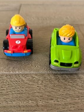 Fisher Price Little People Wheelies- Red and Green Cars